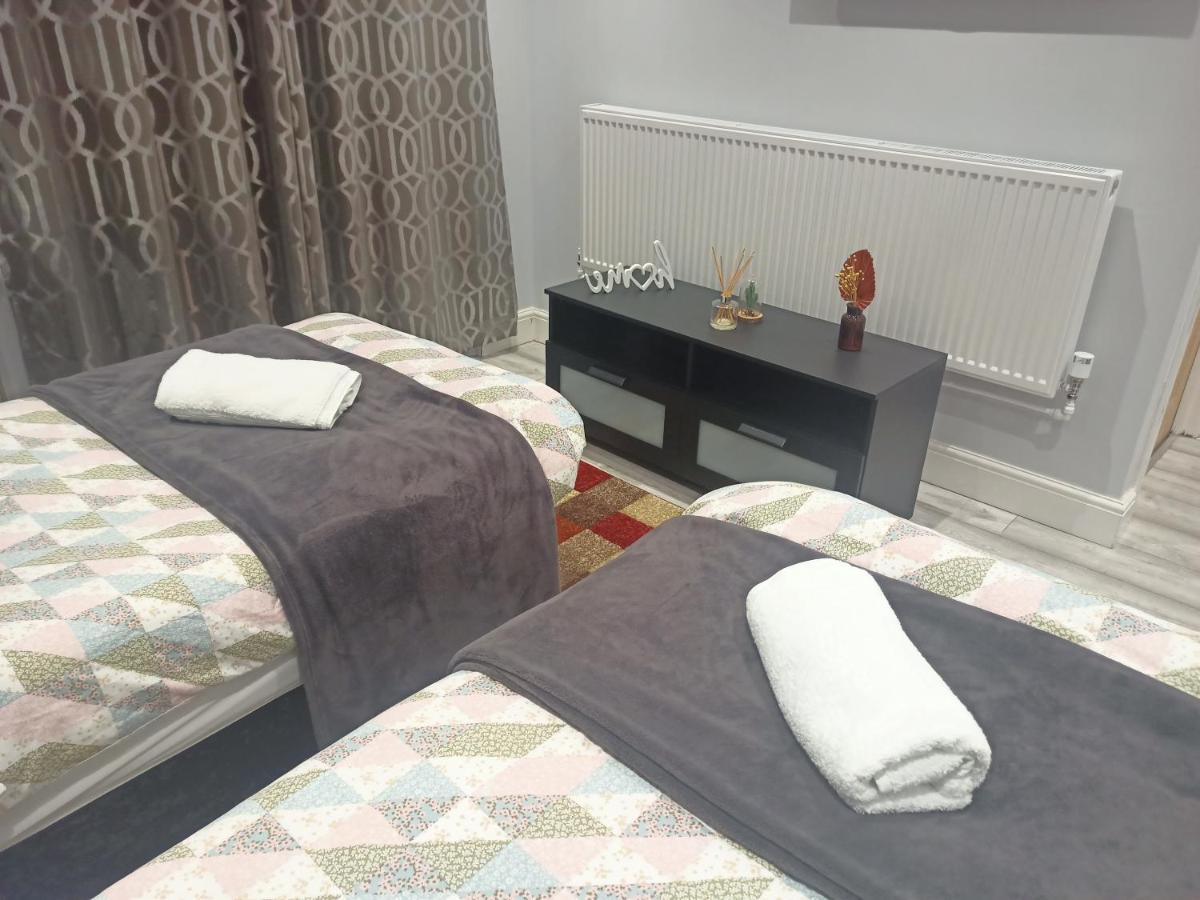 Homey Studio In Newport Perfect For Couples & Travelers Ngoại thất bức ảnh