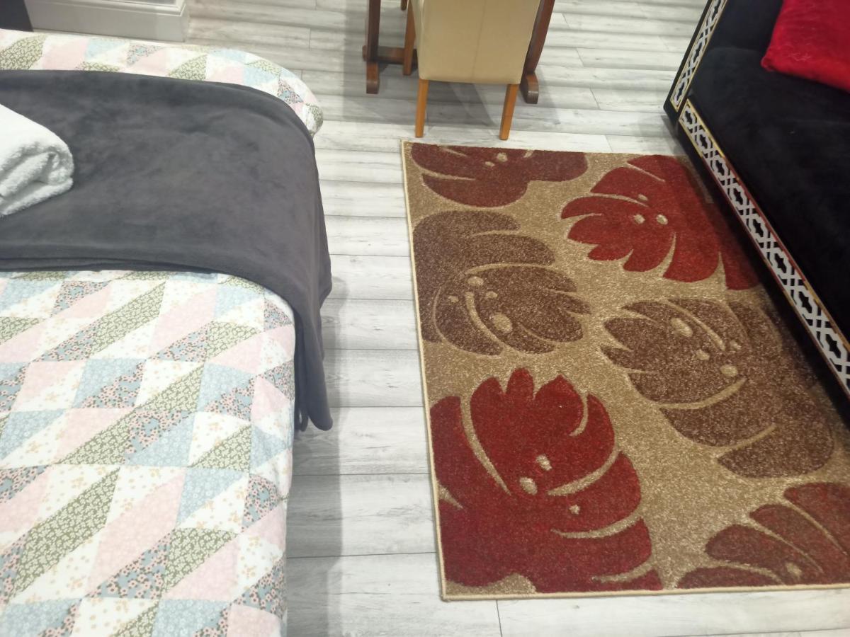 Homey Studio In Newport Perfect For Couples & Travelers Ngoại thất bức ảnh
