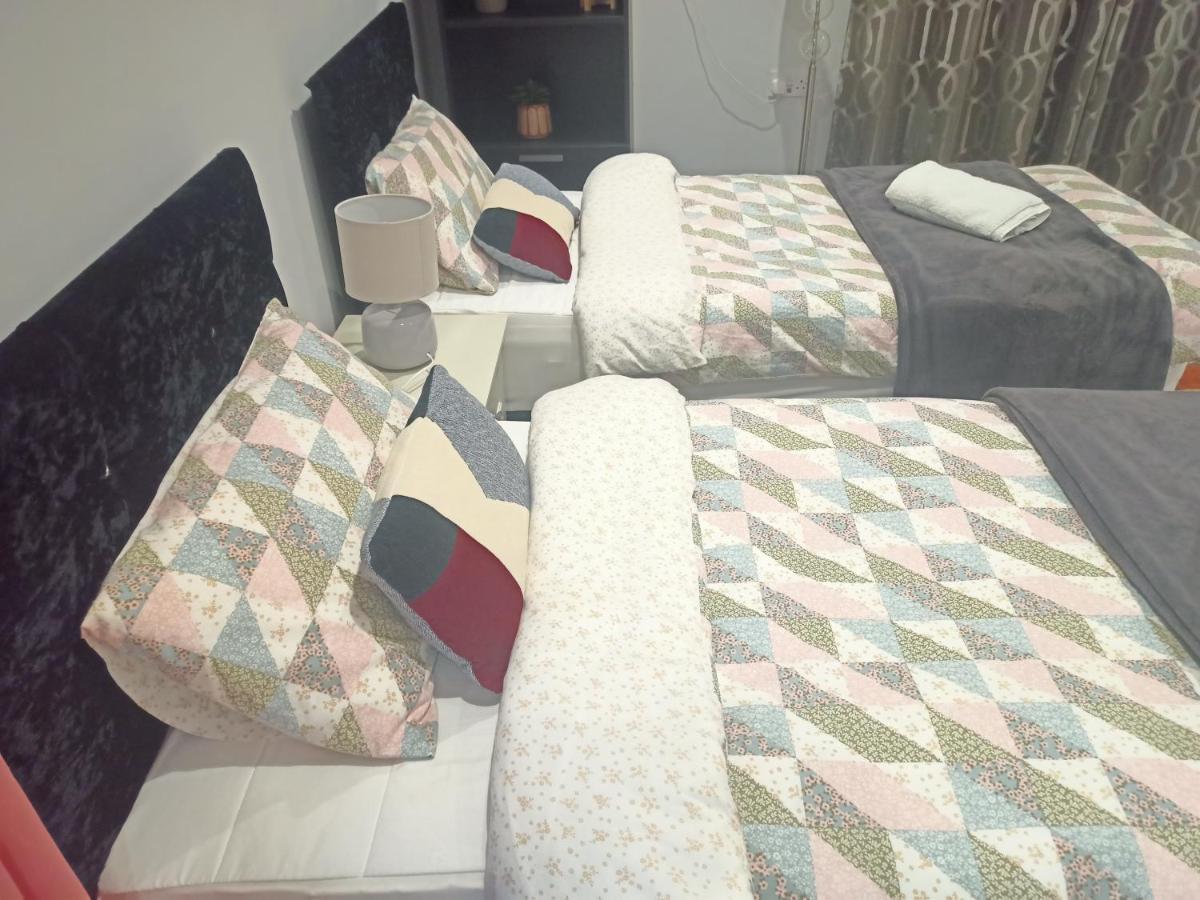 Homey Studio In Newport Perfect For Couples & Travelers Ngoại thất bức ảnh