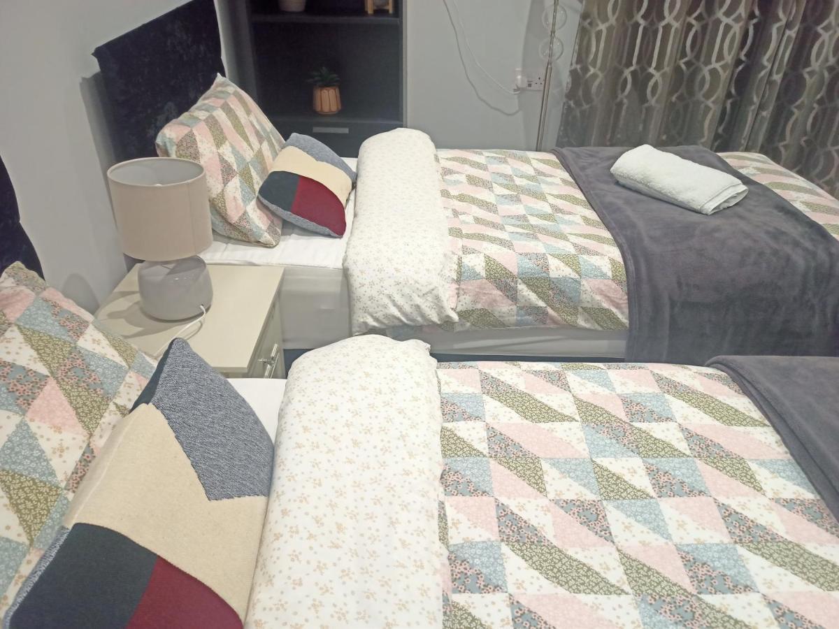 Homey Studio In Newport Perfect For Couples & Travelers Ngoại thất bức ảnh